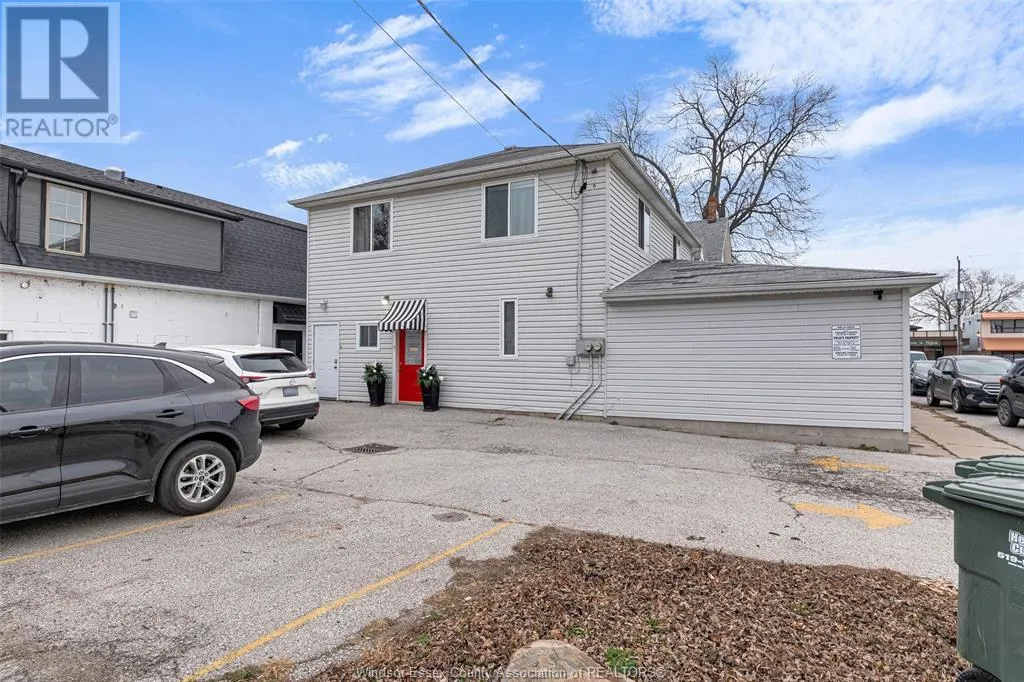 1107 LESPERANCE