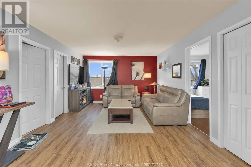 1107 LESPERANCE