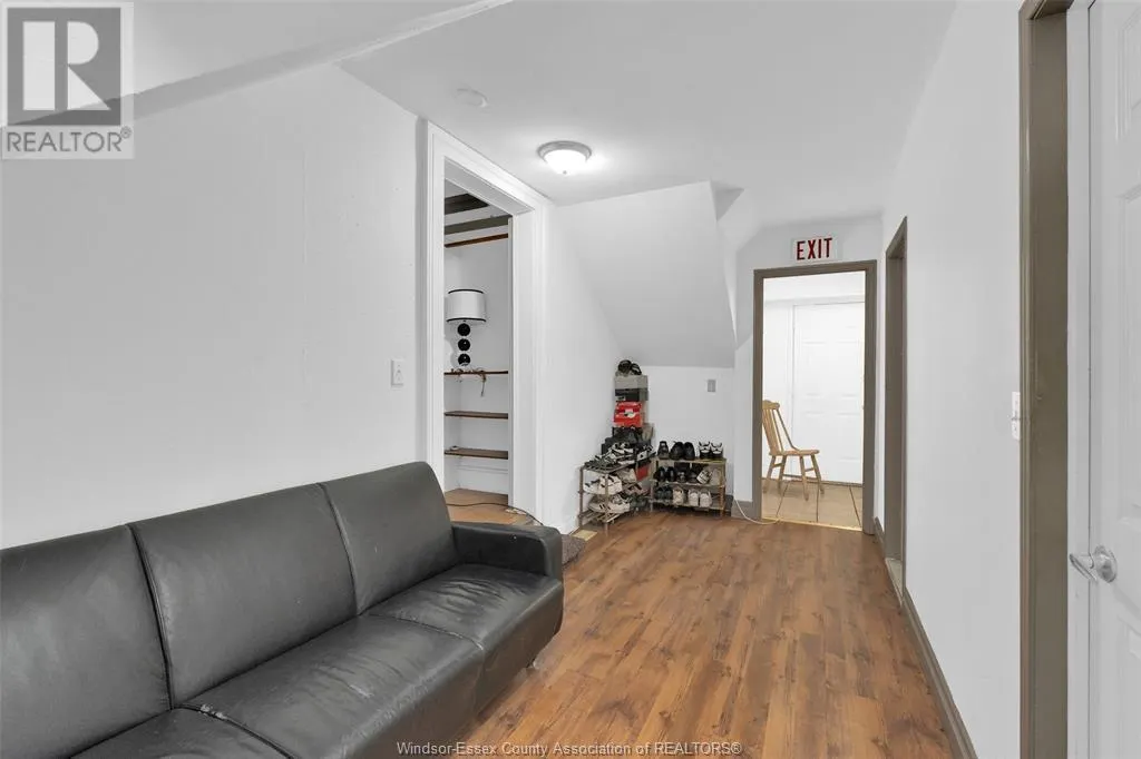 1107 LESPERANCE