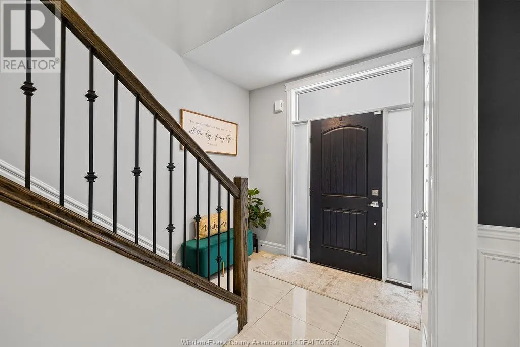 1077 CHATEAU AVENUE