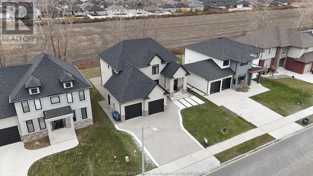 1077 CHATEAU AVENUE