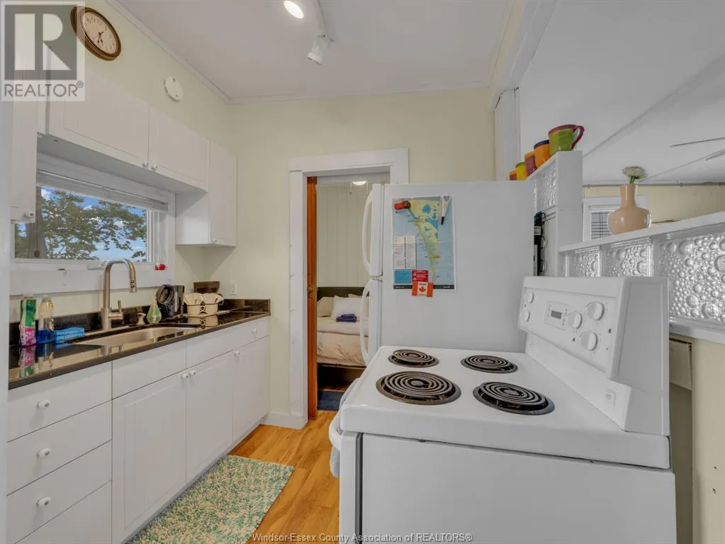 1006 POINT PELEE DRIVE