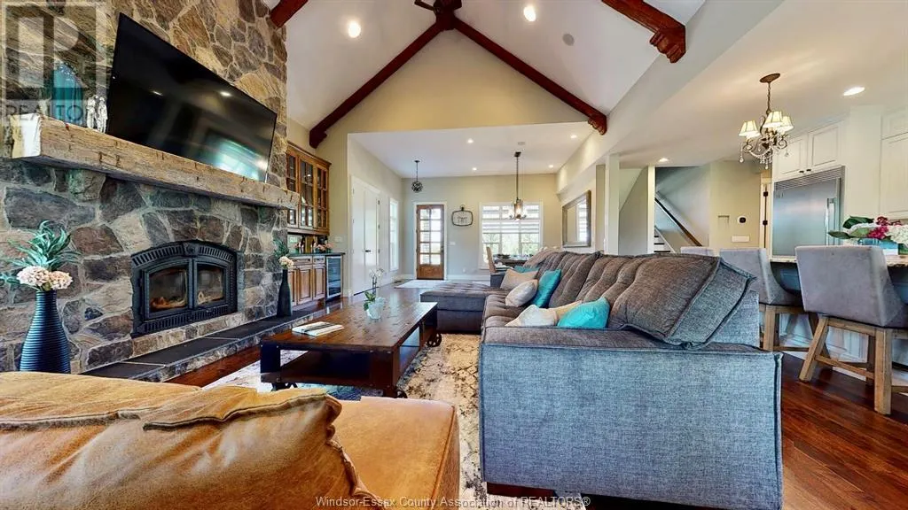 333 CRYSTAL BAY DRIVE