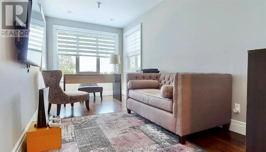 333 CRYSTAL BAY DRIVE