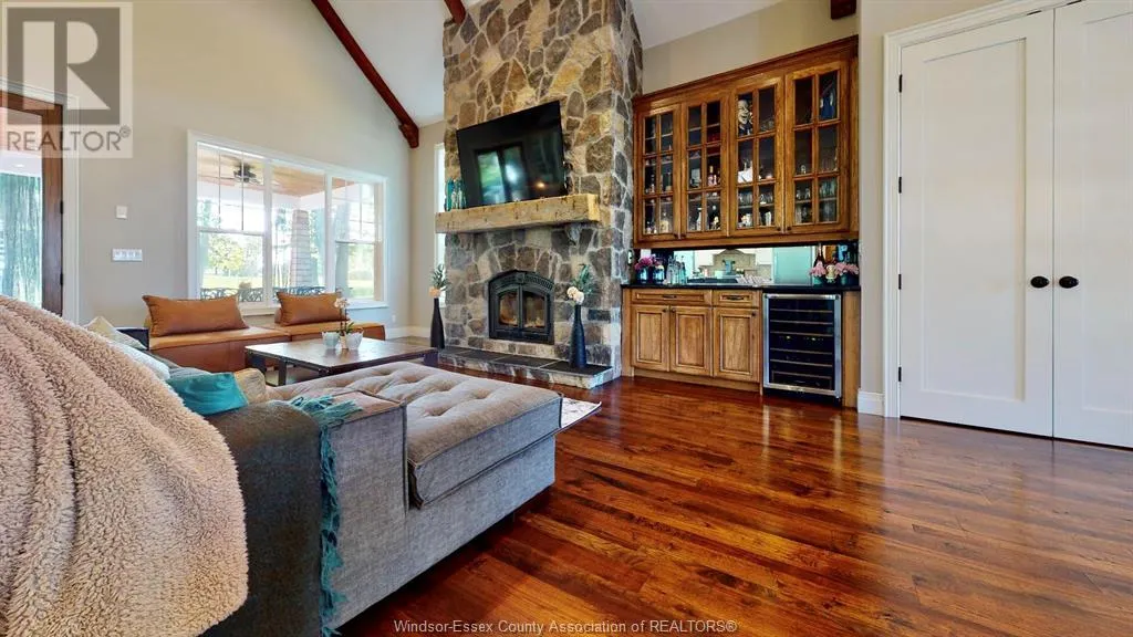 333 CRYSTAL BAY DRIVE