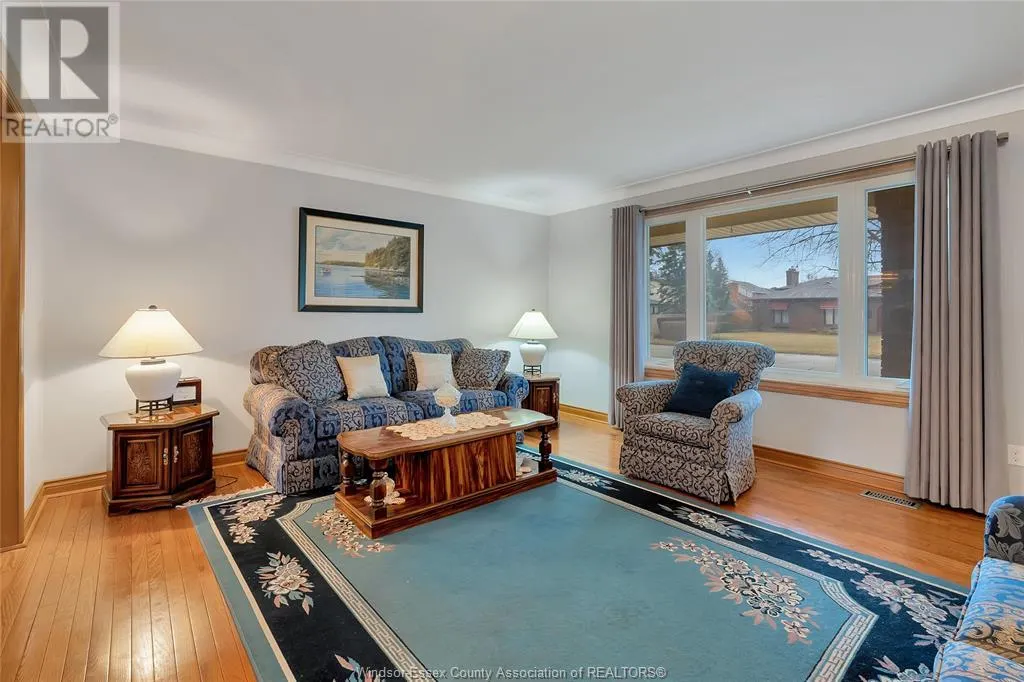 561 DORSET PARK