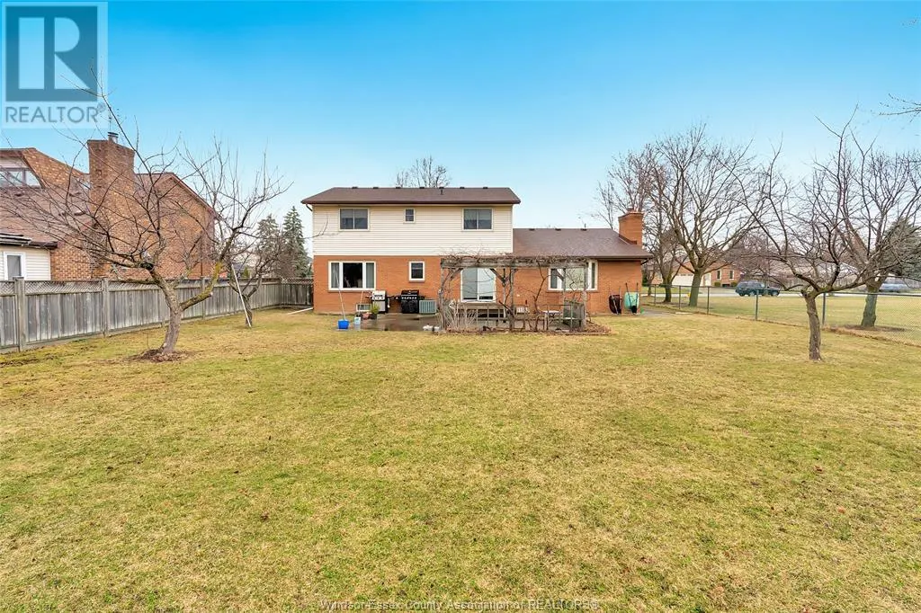561 DORSET PARK
