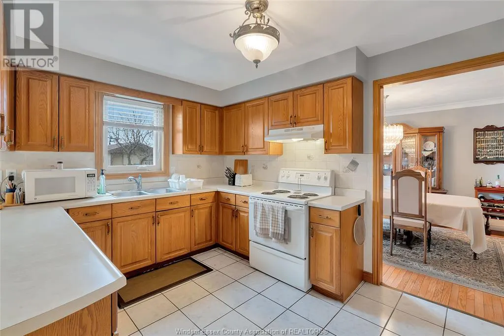 561 DORSET PARK