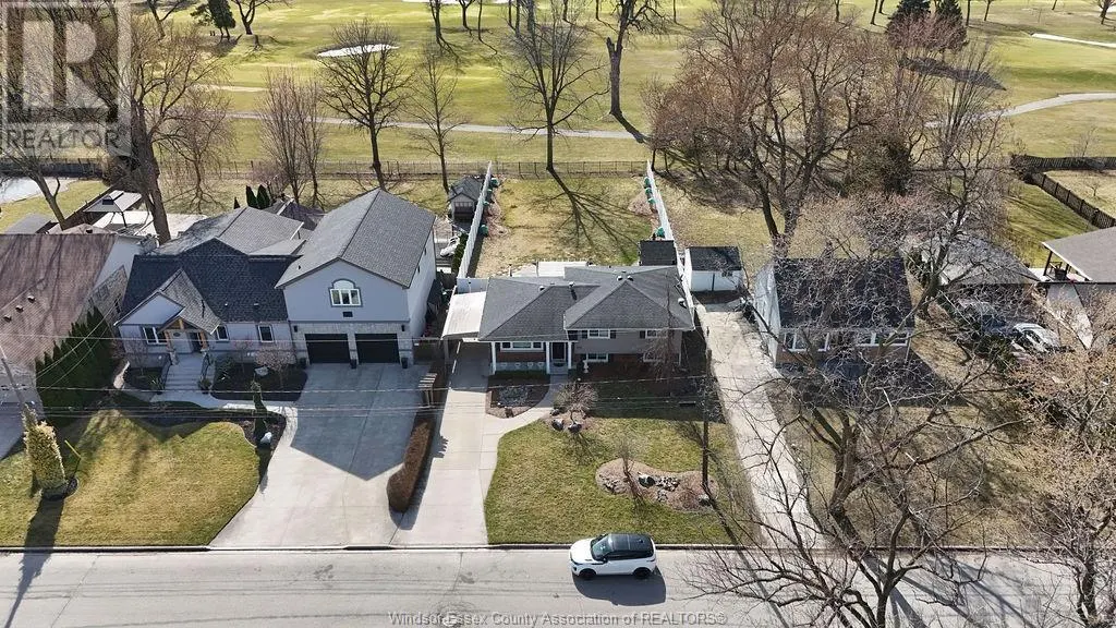 4113 ROSELAND DRIVE East