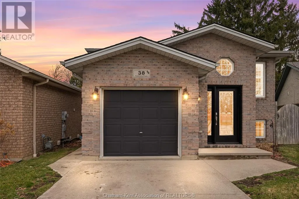 38 FIELDSTONE PLACE