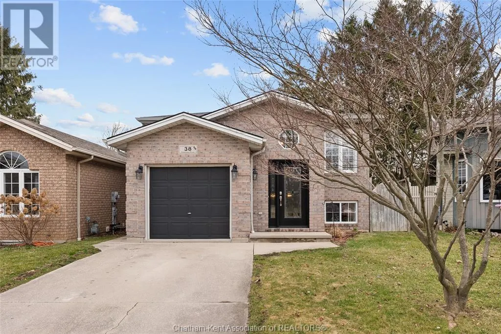 38 FIELDSTONE PLACE