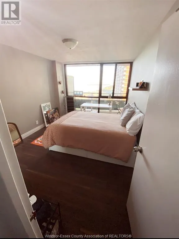 111 RIVERSIDE DRIVE East Unit# 1201