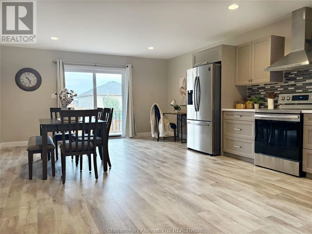 183 Moonstone CRESCENT
