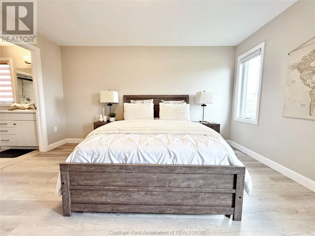 183 Moonstone CRESCENT