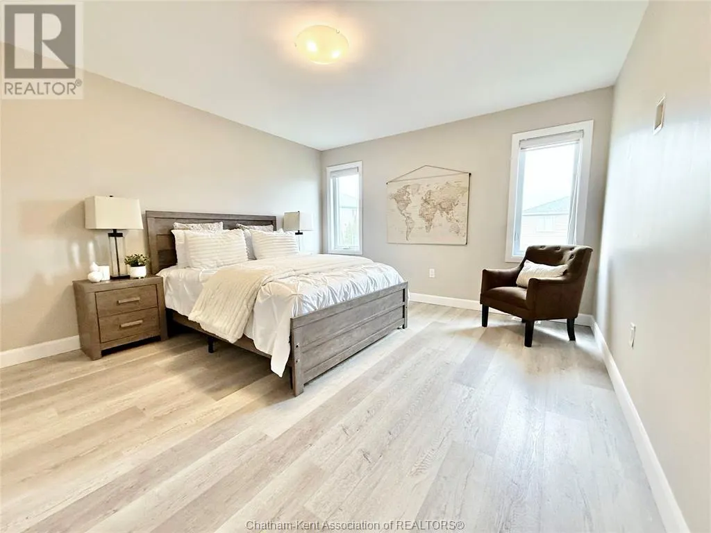 183 Moonstone CRESCENT