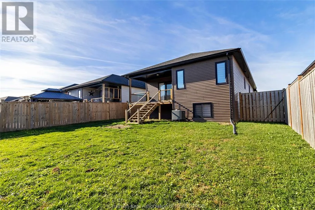 183 Moonstone CRESCENT