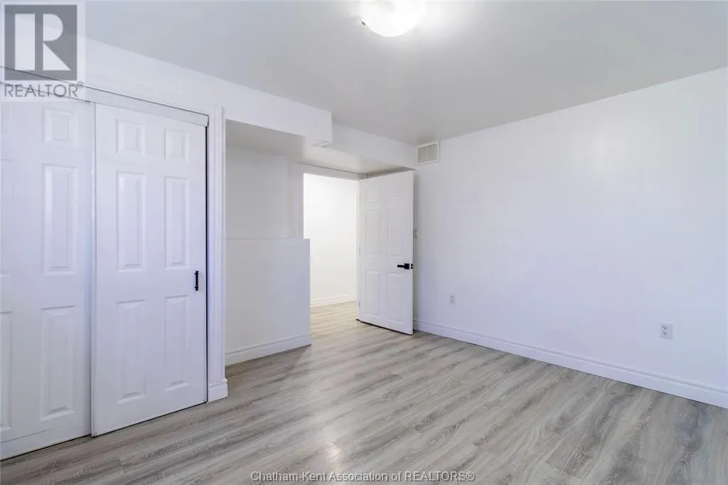 183 Moonstone CRESCENT