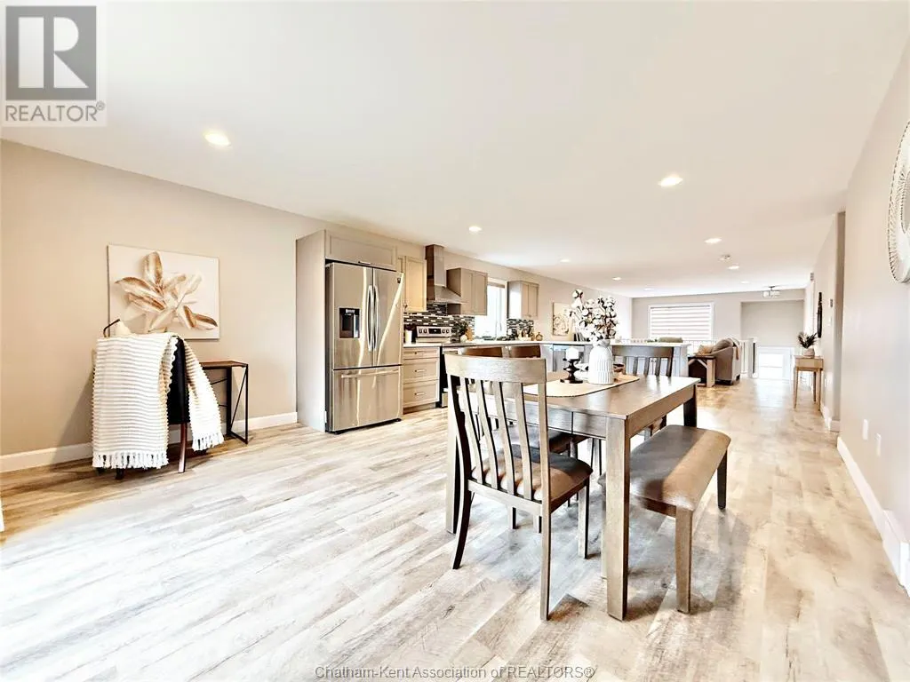 183 Moonstone CRESCENT
