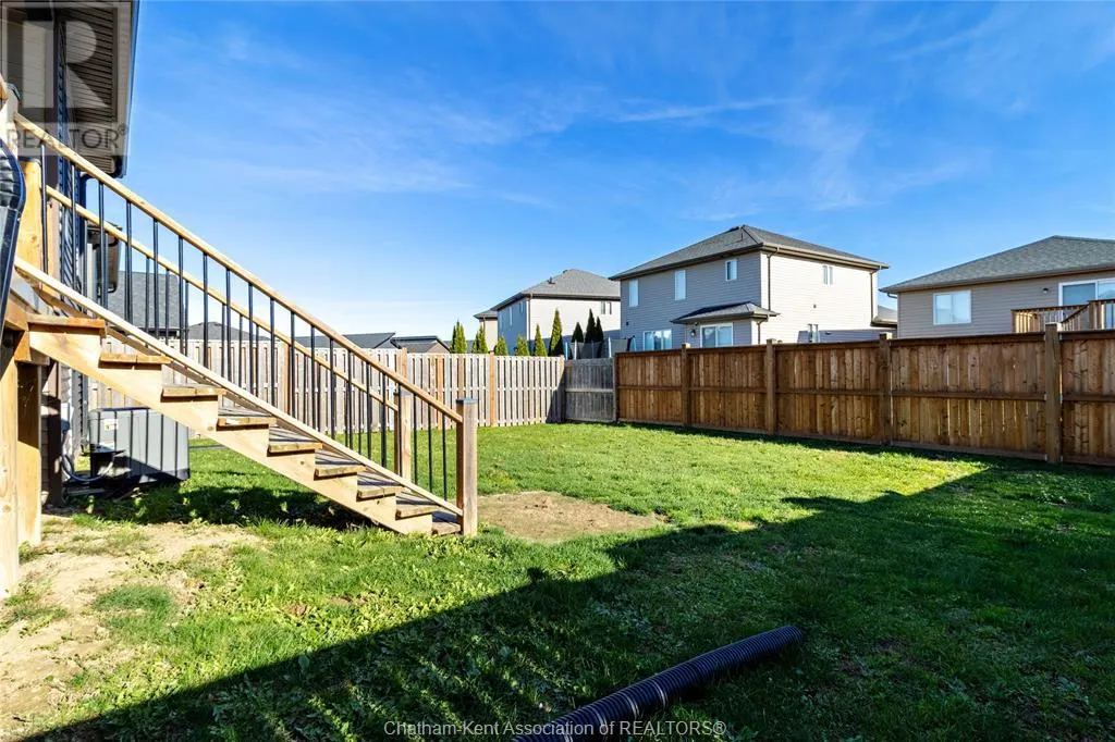 183 Moonstone CRESCENT