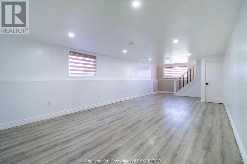 183 Moonstone CRESCENT