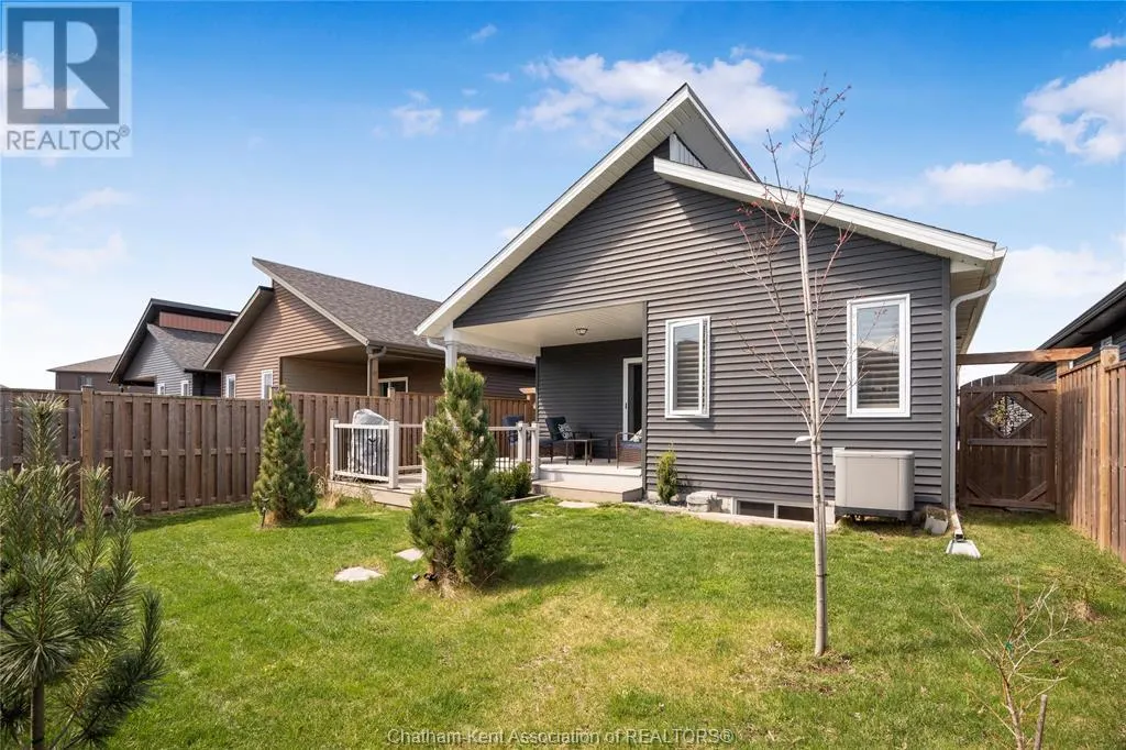 133 MOONSTONE CRESCENT