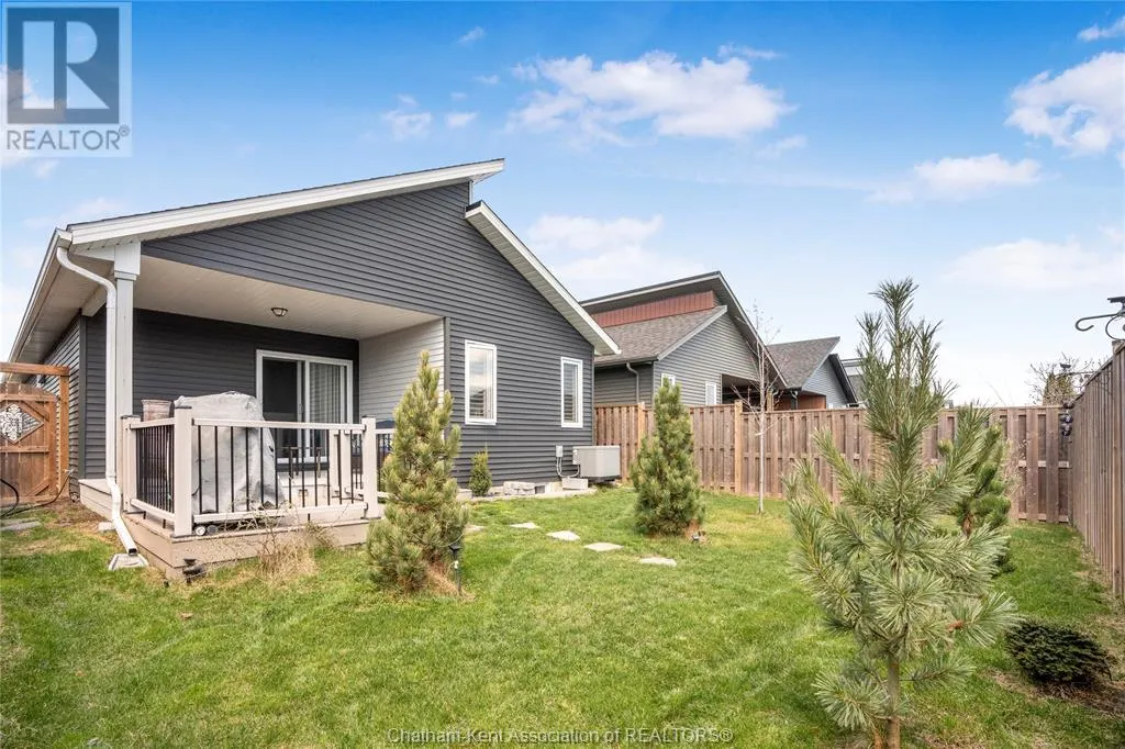 133 MOONSTONE CRESCENT
