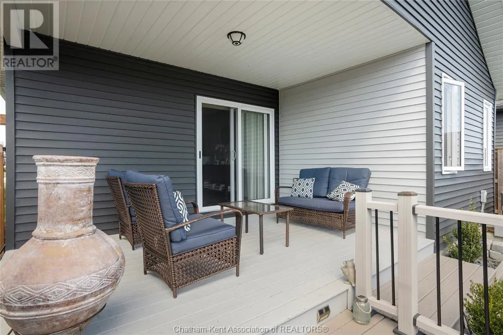 133 MOONSTONE CRESCENT