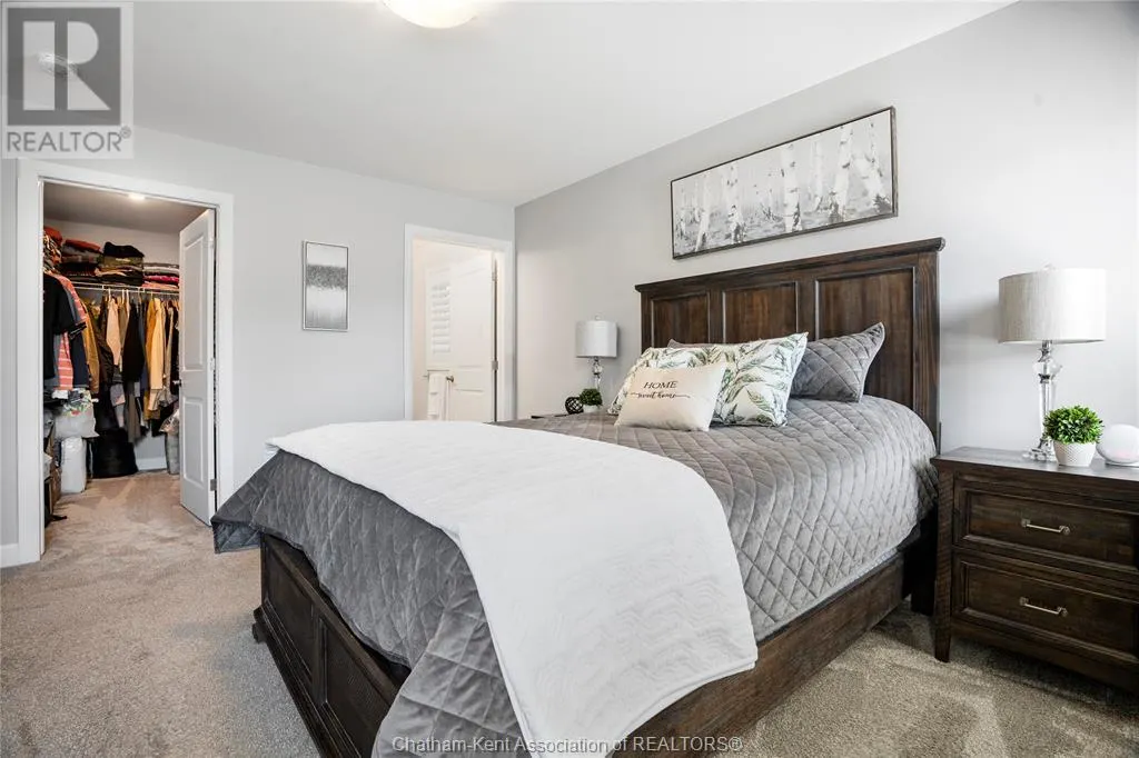 133 MOONSTONE CRESCENT