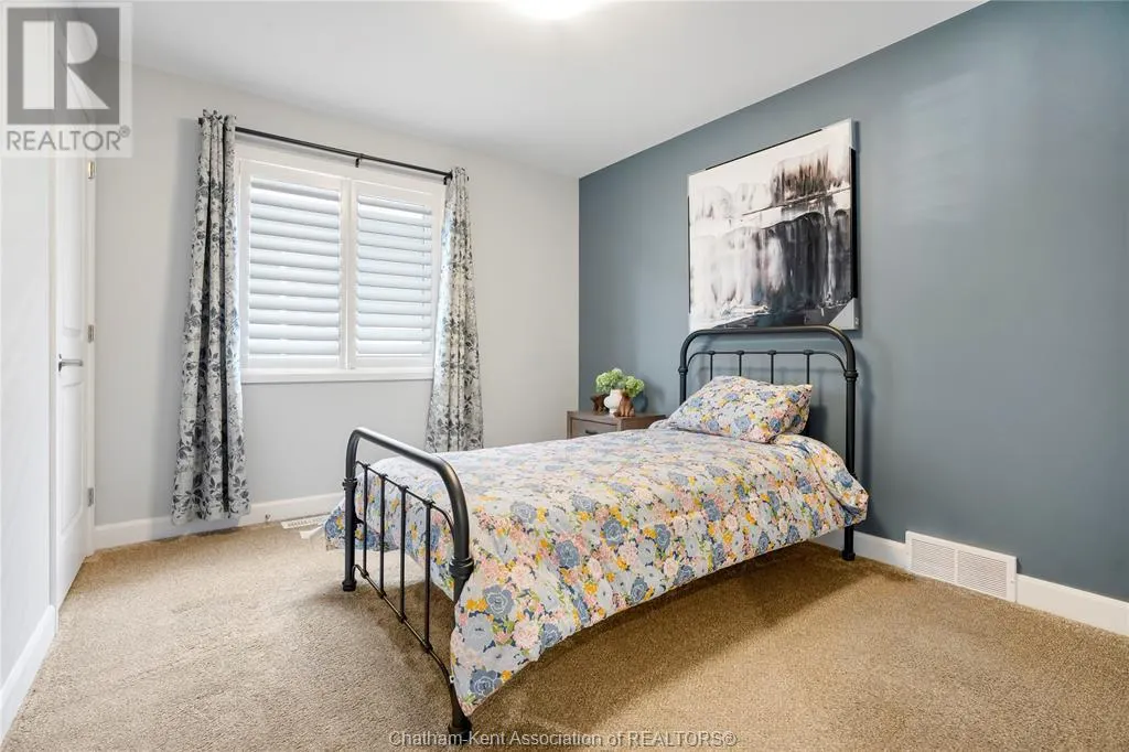 133 MOONSTONE CRESCENT
