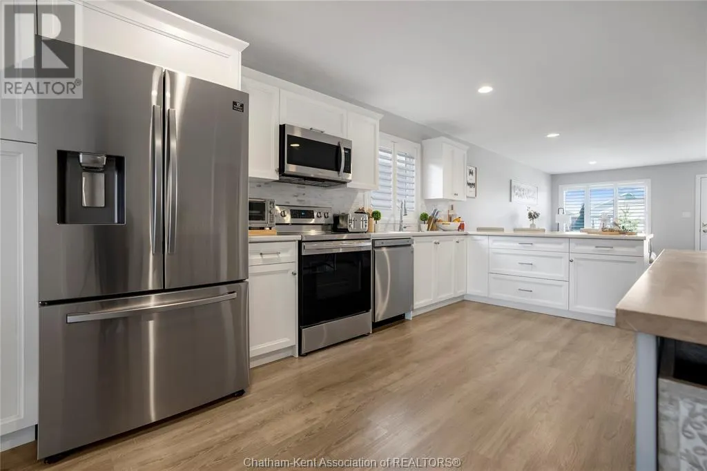 133 MOONSTONE CRESCENT