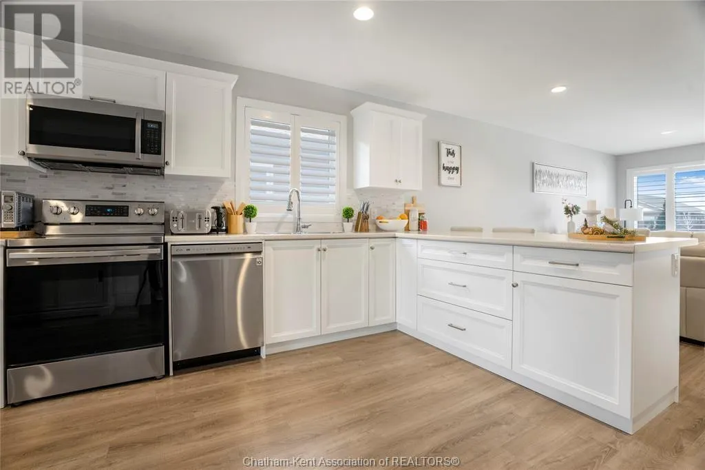 133 MOONSTONE CRESCENT