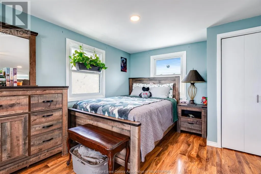 864 POINT PELEE DRIVE