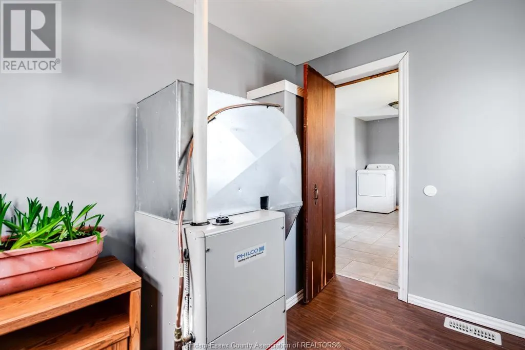 864 POINT PELEE DRIVE