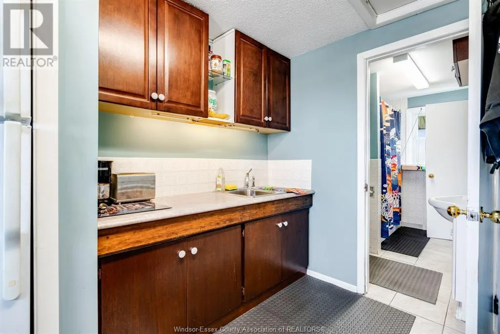864 POINT PELEE DRIVE
