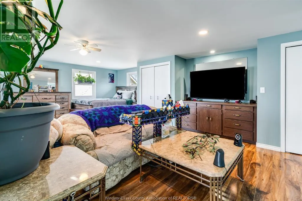 864 POINT PELEE DRIVE