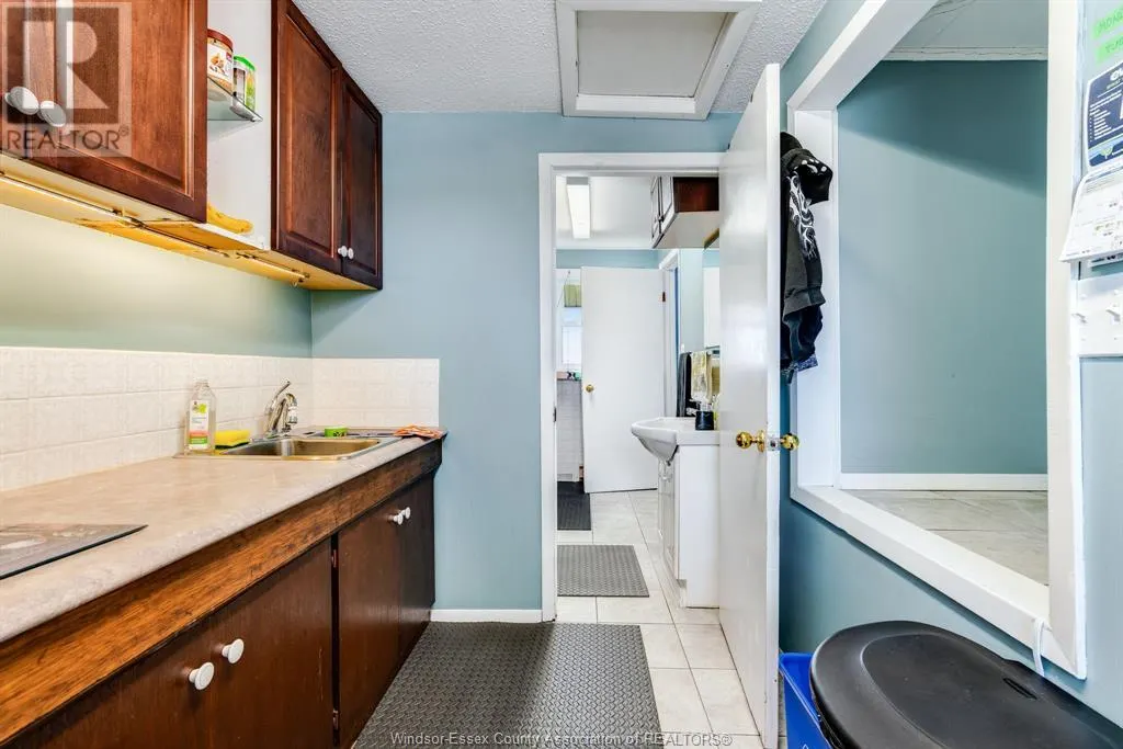 864 POINT PELEE DRIVE