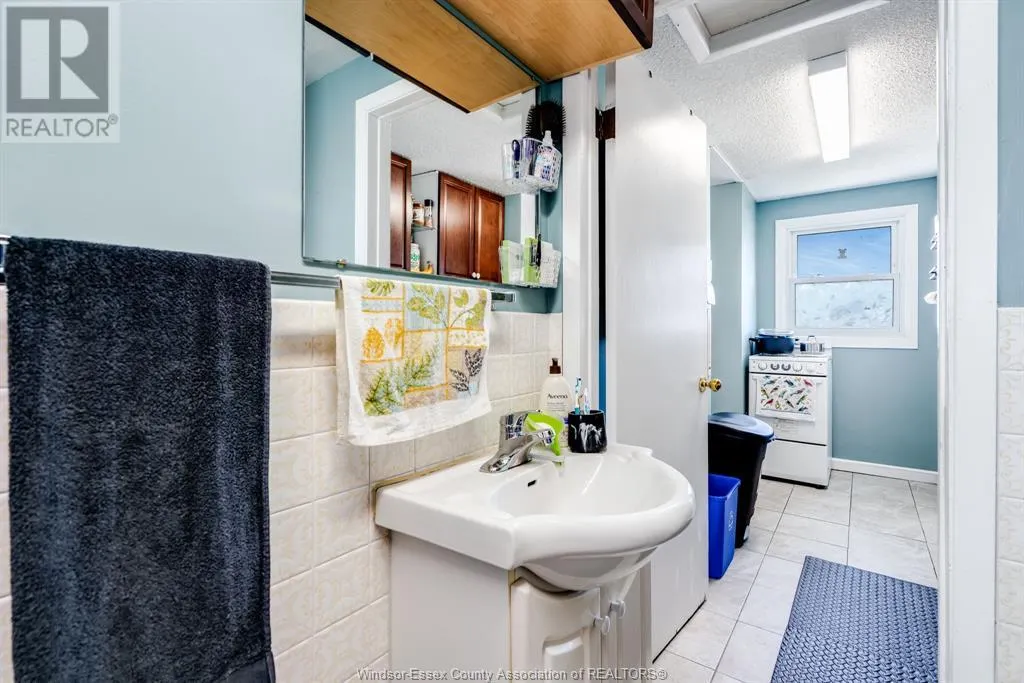 864 POINT PELEE DRIVE