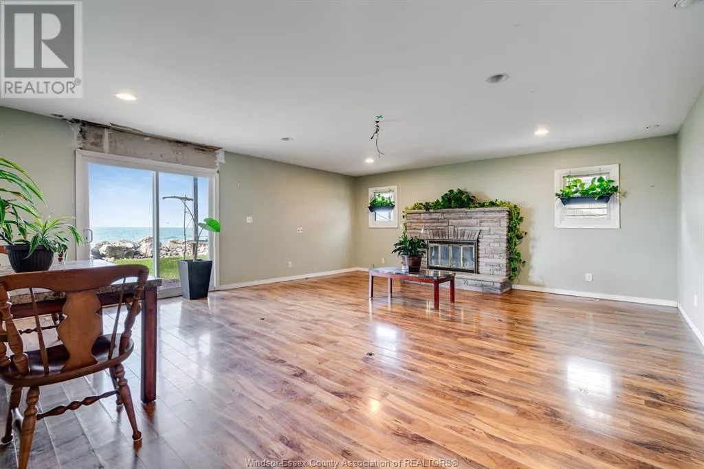 864 POINT PELEE DRIVE