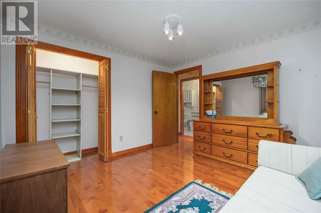 1311 Lakeshore ROAD