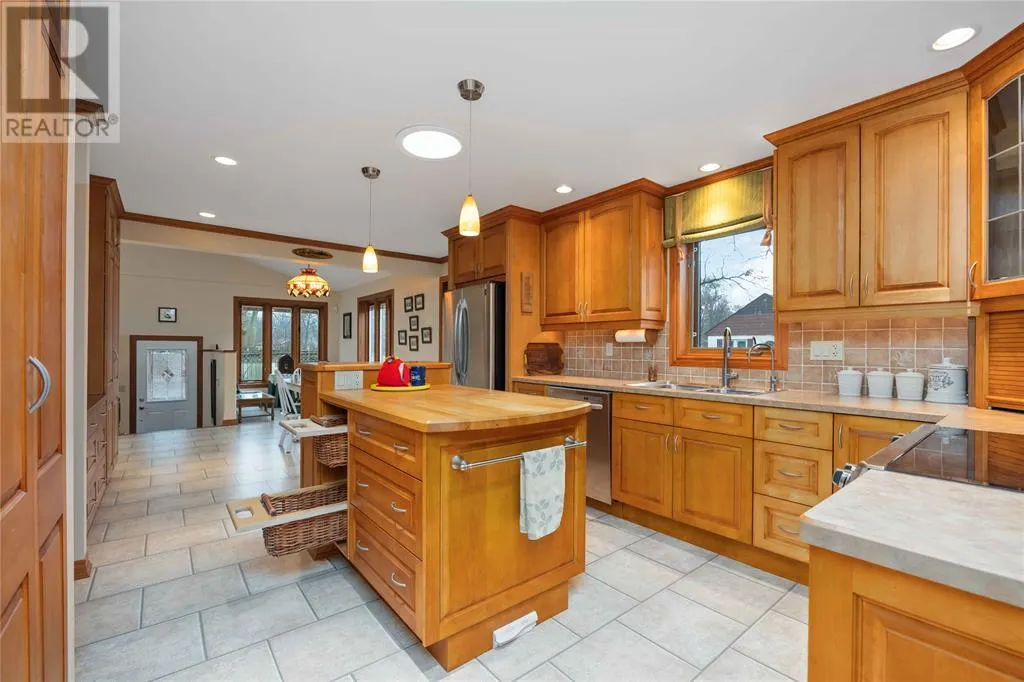 1311 Lakeshore ROAD