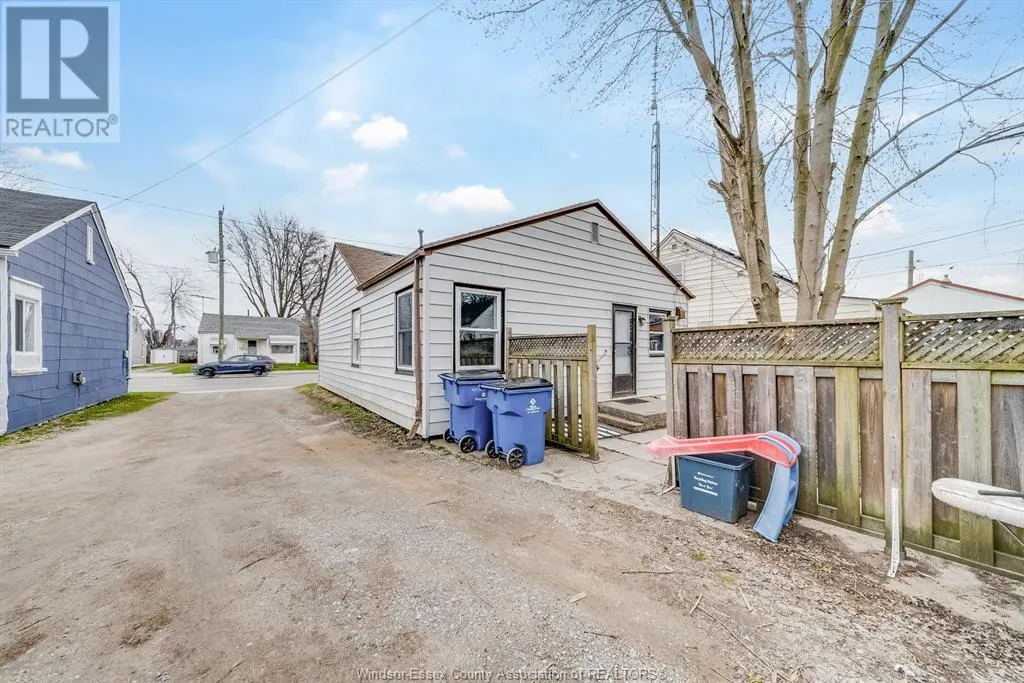 16 MCNAUGHTON AVENUE