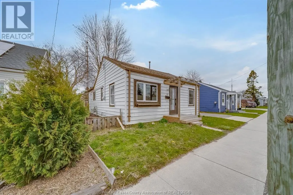16 MCNAUGHTON AVENUE