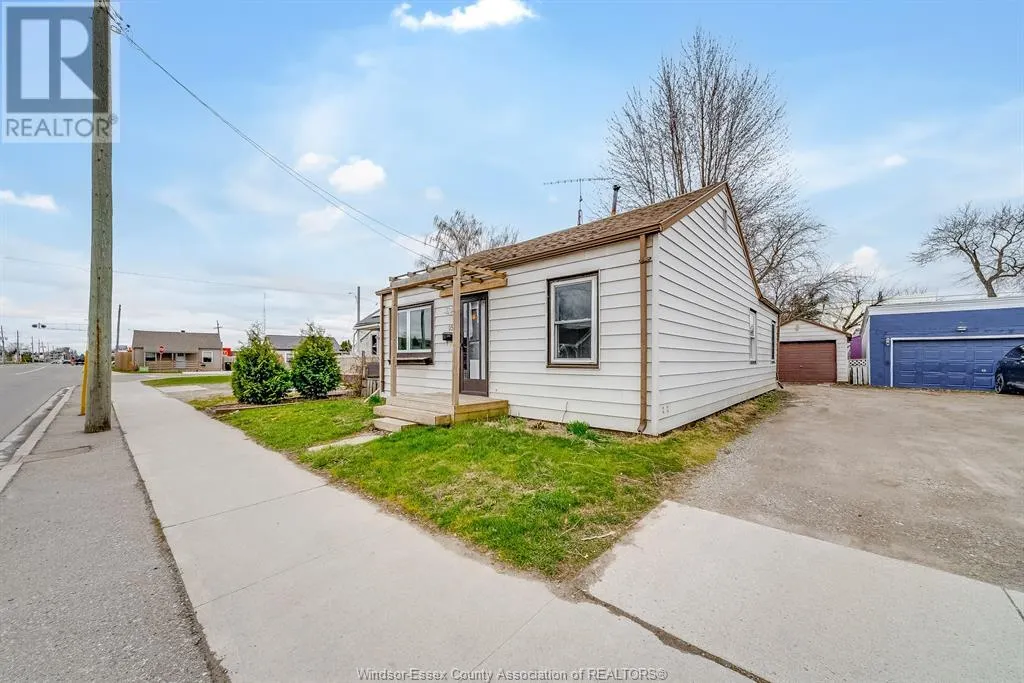 16 MCNAUGHTON AVENUE