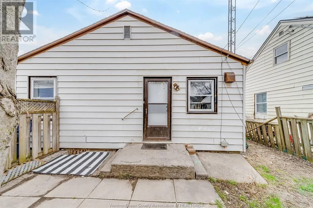 16 MCNAUGHTON AVENUE