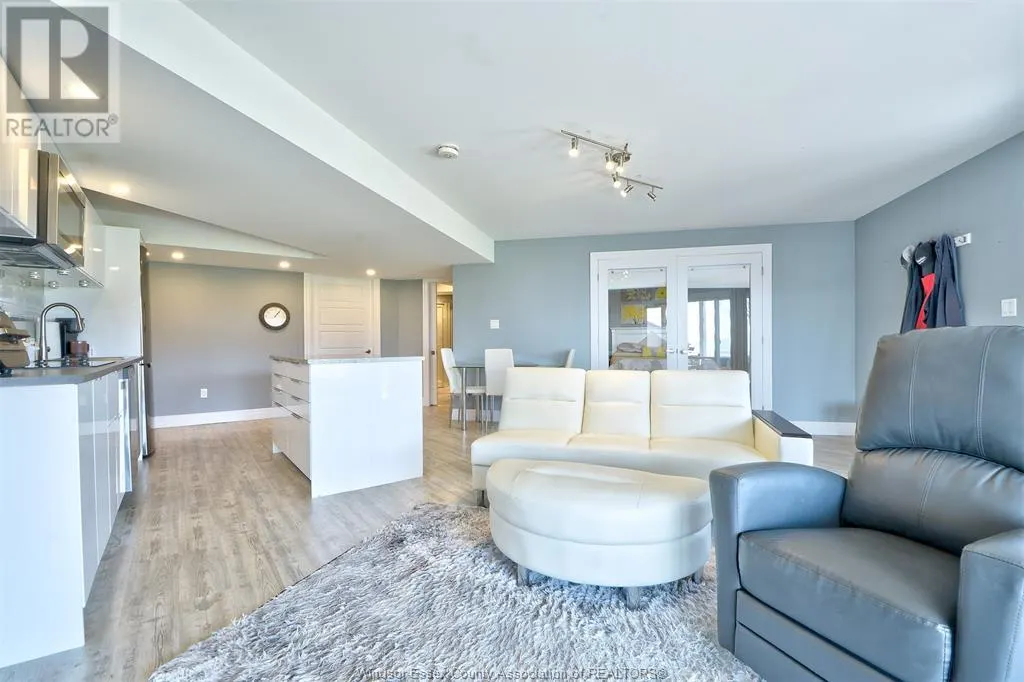 17 METTAWAS LANE