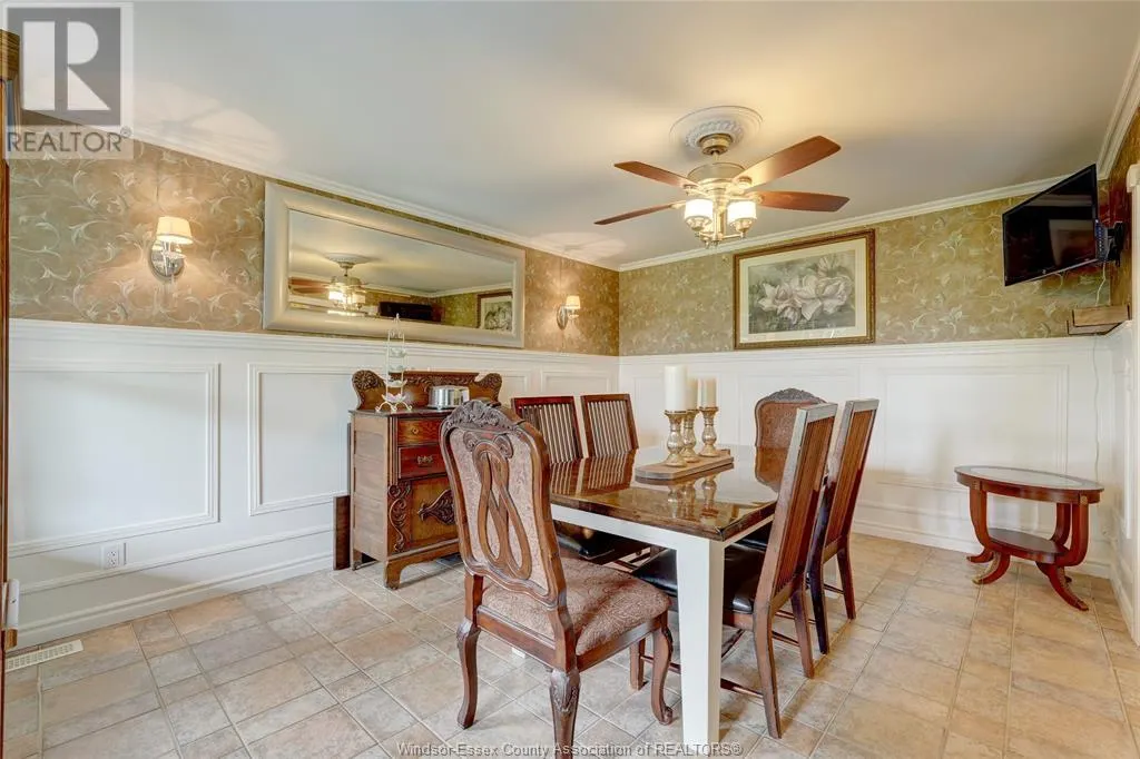 323 COUNTY RD 27 East