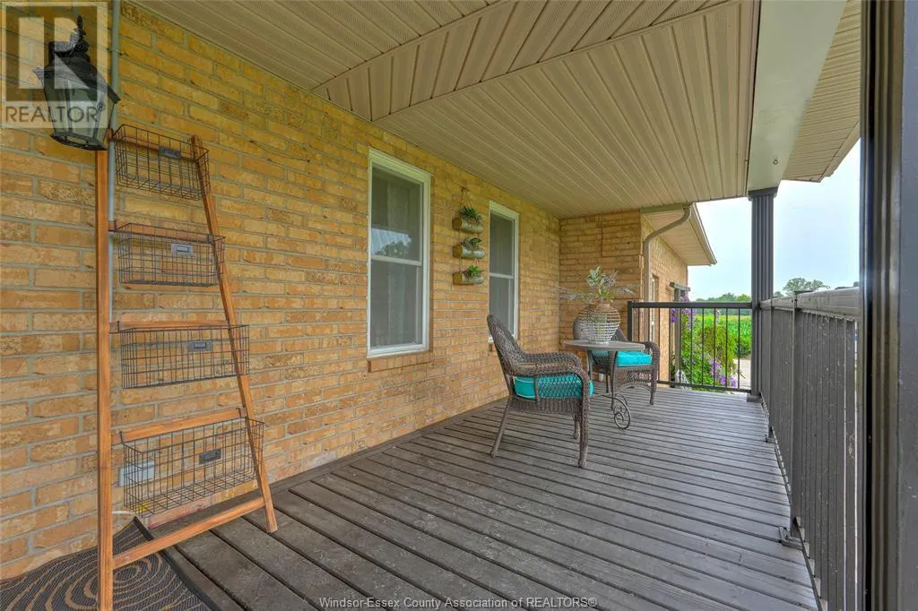 323 COUNTY RD 27 East