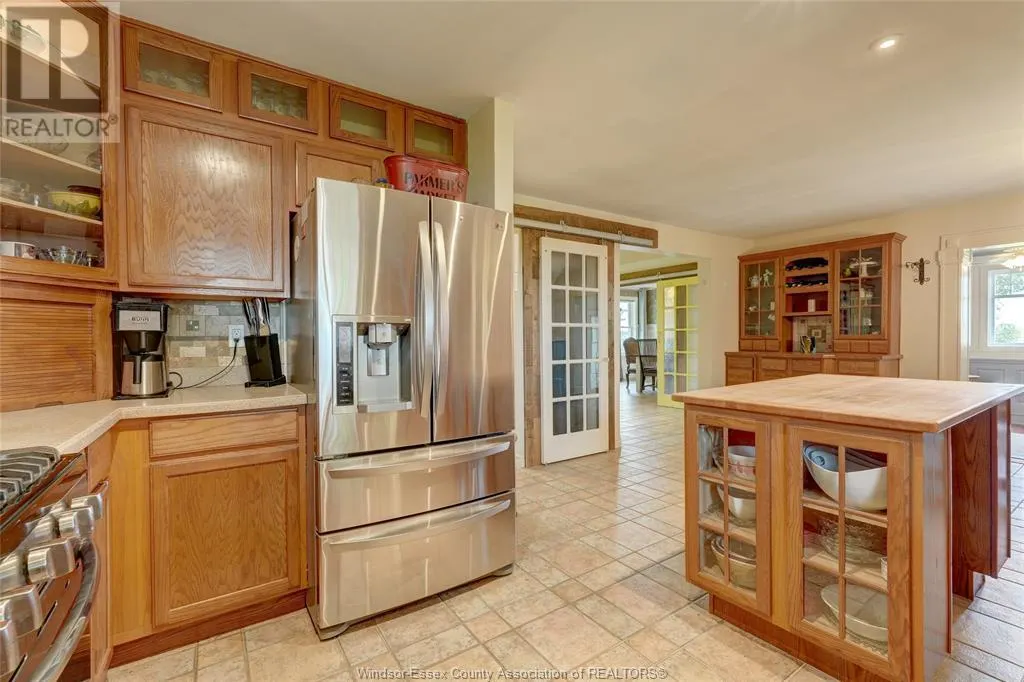 323 COUNTY RD 27 East