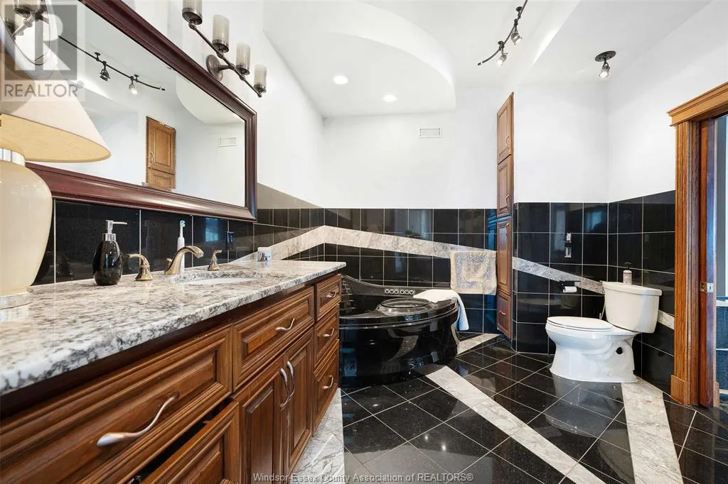 331 CHARRON BEACH