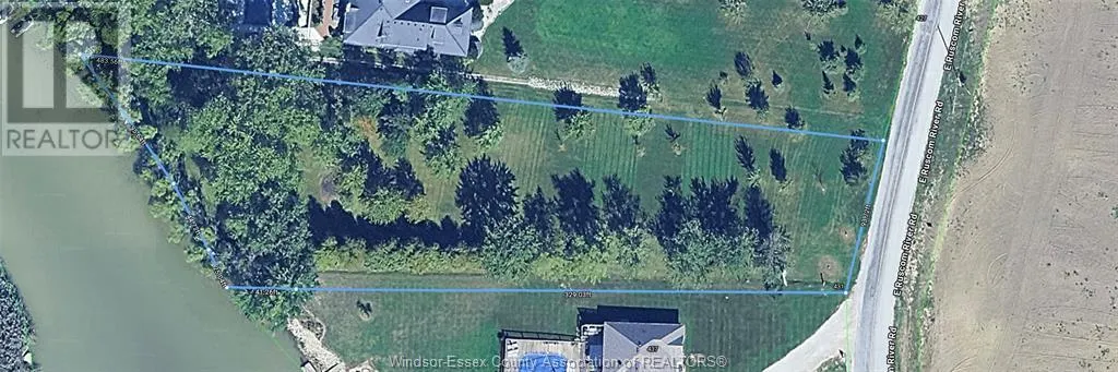 429 EAST RUSCOM RIVER ROAD